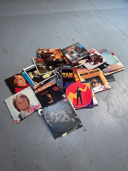 A set of variety vinyl records (33 and 45...