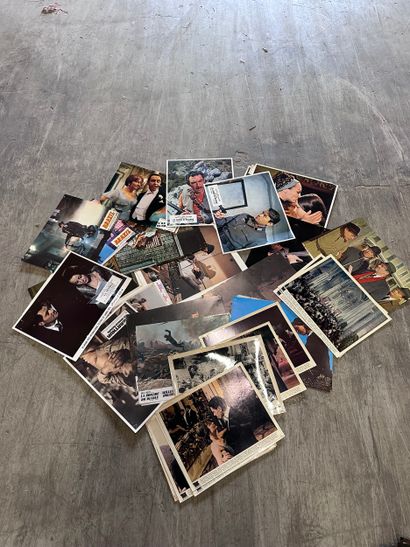Set of exhibition PHOTOS and POSTERS of American...