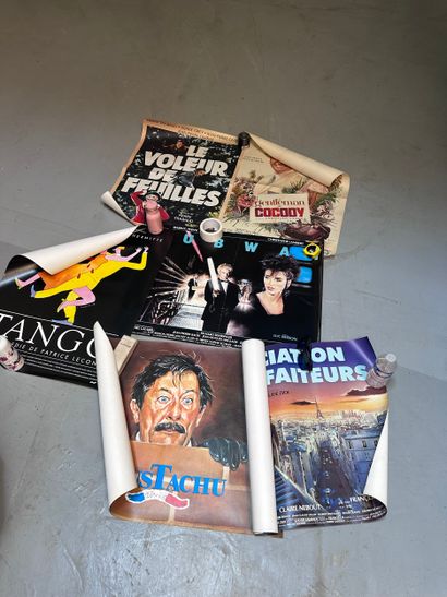Ensemble d'affiches de films français comprenant...