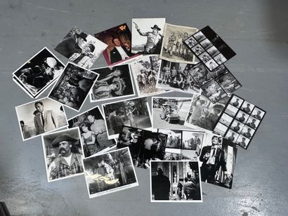 Ensemble de photos et affichettes d'exploitation,...
