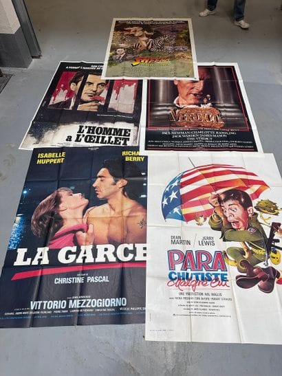 Ensemble de cinq affiches de films policiers...