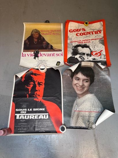 Ensemble d'affiches de films français comprenant...