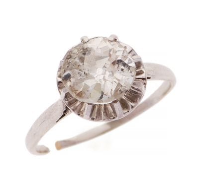 Solitaire ring 
in 18K white gold (750/°°)...