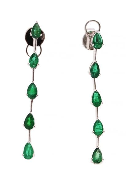 A remarkable pair of earrings
in 18k white...