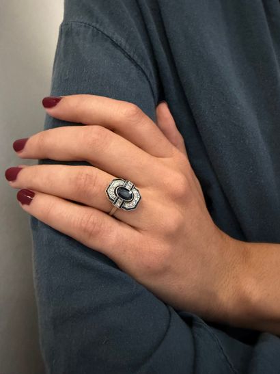 Ring 
in 18K white gold (750/°°) and platinum...