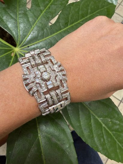 Wide Art Deco Bracelet
in 950° platinum /°°...