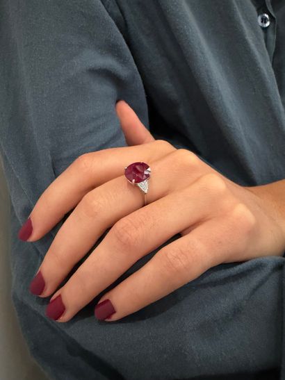 Ring 
in 18k white gold (750°/°°) set with...