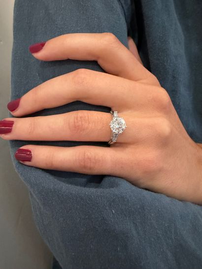 Ring
750/°° white gold solitaire ring set...