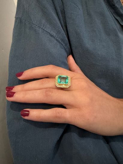 Stunning Ring 
in a rectangular shape with...