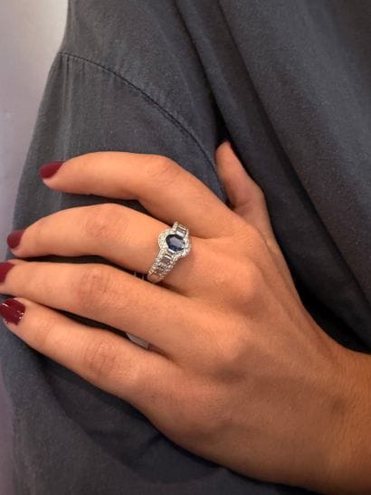 Band ring
in 18k white gold 750°/°°, centered...