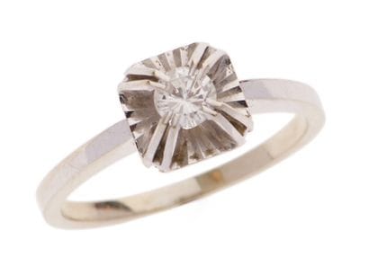 Solitaire ring 
in 18k white gold (750°/°°)...