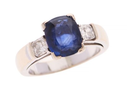 Ring
in 18K white gold (750/°°) set with...