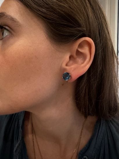 Pair of ear clips 
in 18k white gold 750°/°°...