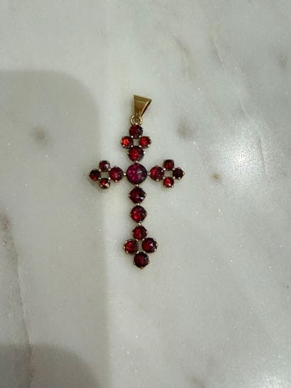 Large Perpignan cross set as a pendant
in...