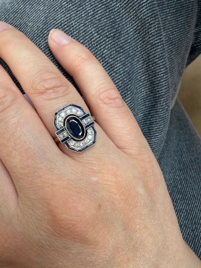 Ring 
in 18K white gold (750/°°) and platinum...
