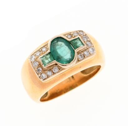 Signet ring
in 18k yellow gold (750°/°°)...