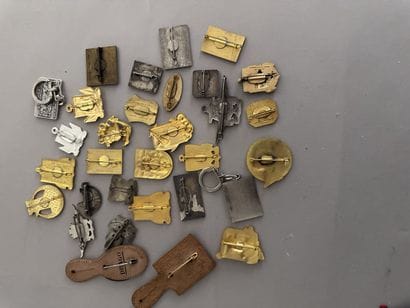 France
Fort lot d'insignes de marine. 
XXeme....