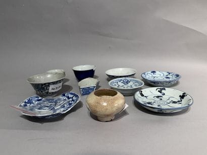 CHINE
Ensemble de TASSES, sous-tasses et...