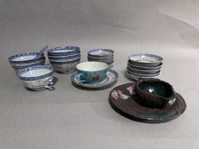 CHINE
Ensemble de 20 TASSES et sous-tasses...