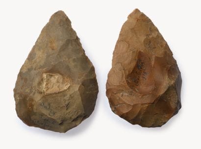 Lot de deux bifaces amygdaloïdes 
Silex marron....
