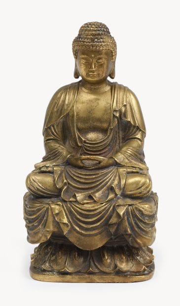 CHINE
BUDDHA en bronze doré assis sur une...