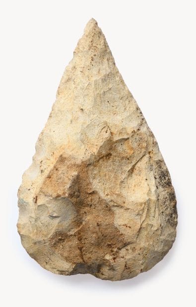 Biface amygdaloïde très pointu 
Silex beige....