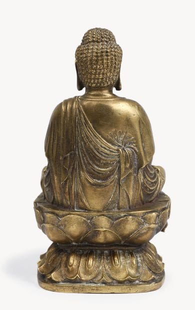 CHINE
BUDDHA en bronze doré assis sur une...