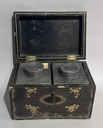 JAPON
ENCRIER double en bois laqué noir et...