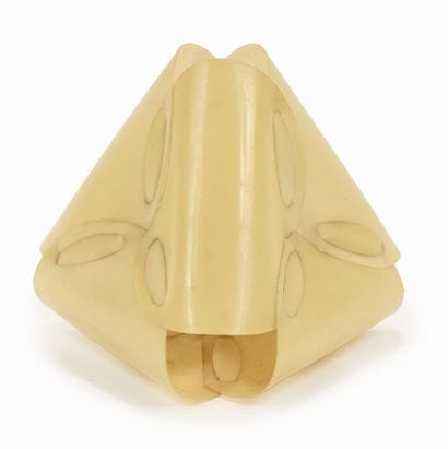 Raoul RABA (né en 1930)
Lampe en abs beige
Signée...