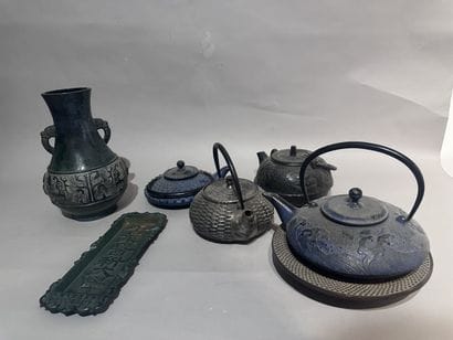 MANETTE
JAPON
Ensemble de d'OBJETS utilitaires...