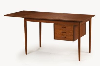 Arne VODDER (1926-2009)
Bureau en teck à...