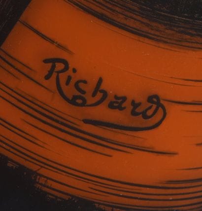 RICHARD
Single-flower vase with a rounded...