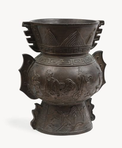VIETNAM? 
VASE balustre en bronze patine...