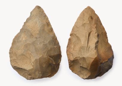 Lot de deux bifaces amygdaloïdes 
Silex marron....