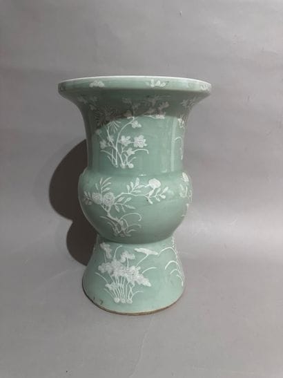 CHINA
White-glazed porcelain baluster vase...