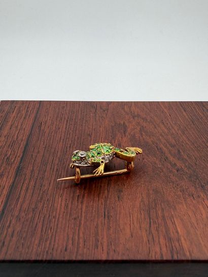 Brooch in 18K (750) yellow gold
(eagle head)...