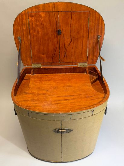 STARBAY
Art Deco dressing table in the form...