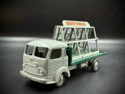 DINKY TOYS FRANCE-33C
Simca 