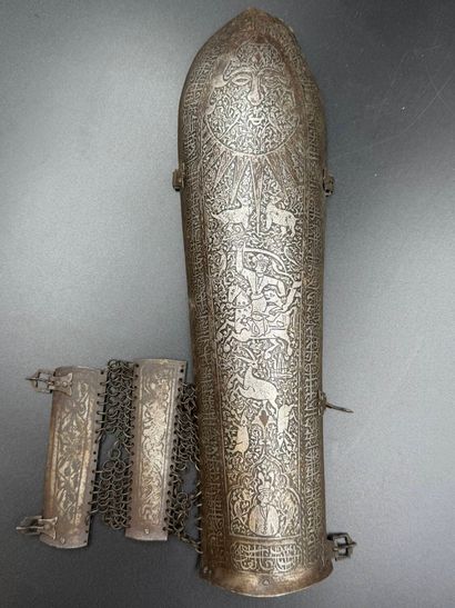 Shield (dhal) and arm plate
Shield and arm...