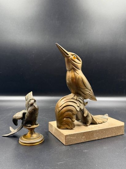 Lot de deux sculptures comprenant :
- Un...