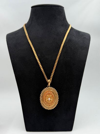 18K (750) yellow gold keepsake medallion...