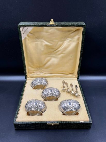 Coffret quatre salières en argent (925)
(Minerve)...