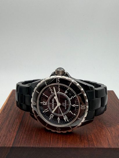 CHANEL
J12 Grand Model
 Circa : 2010.
Reference...