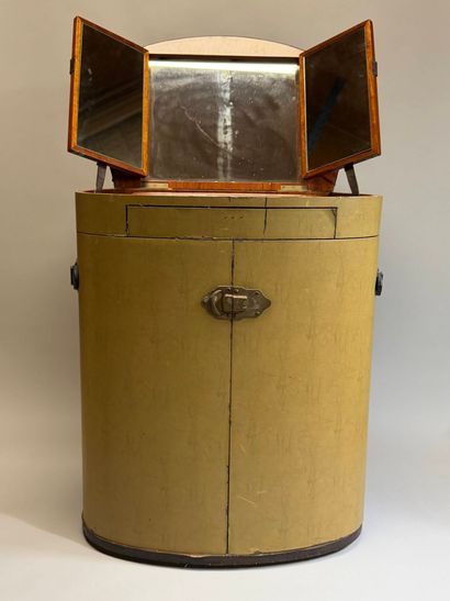 STARBAY
Art Deco dressing table in the form...