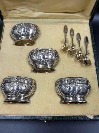 Coffret quatre salières en argent (925)
(Minerve)...
