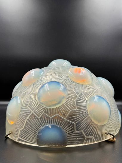 René LALIQUE (1860 – 1945)
Plafonnier vasque...
