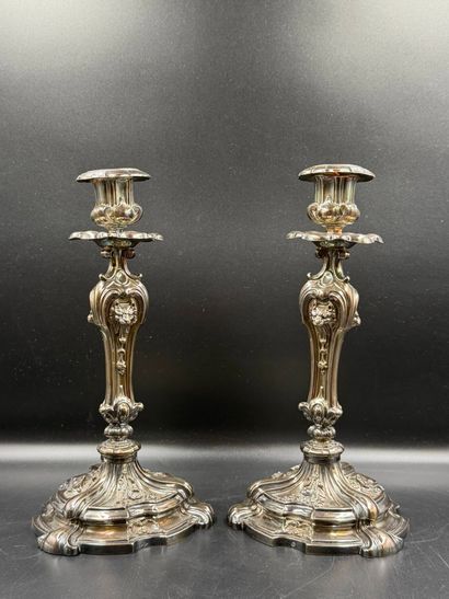 Martial FRAY Paire de chandeliers en argent...