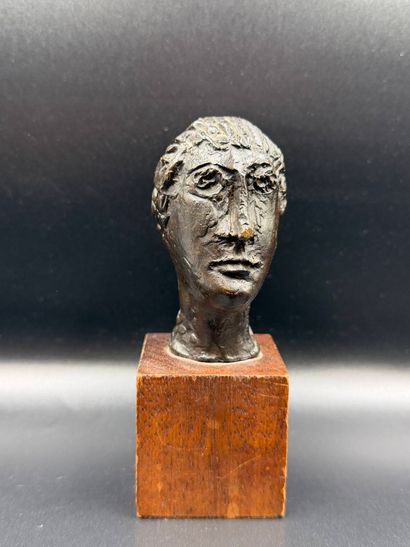 Blasco Mentor, 1919-2003
Femme au chignon
Bronze,...