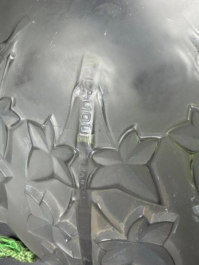 René LALIQUE (1860-1945) 
Plafonnier vasque...