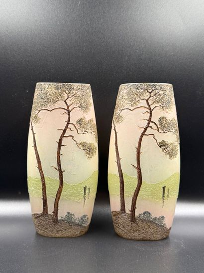 LEGRAS – SAINT-DENIS
Paire de vases à corps...